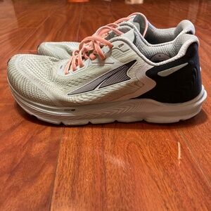 Altra Torin 5 Women’s 7.5 Running Shoes Gray Coral